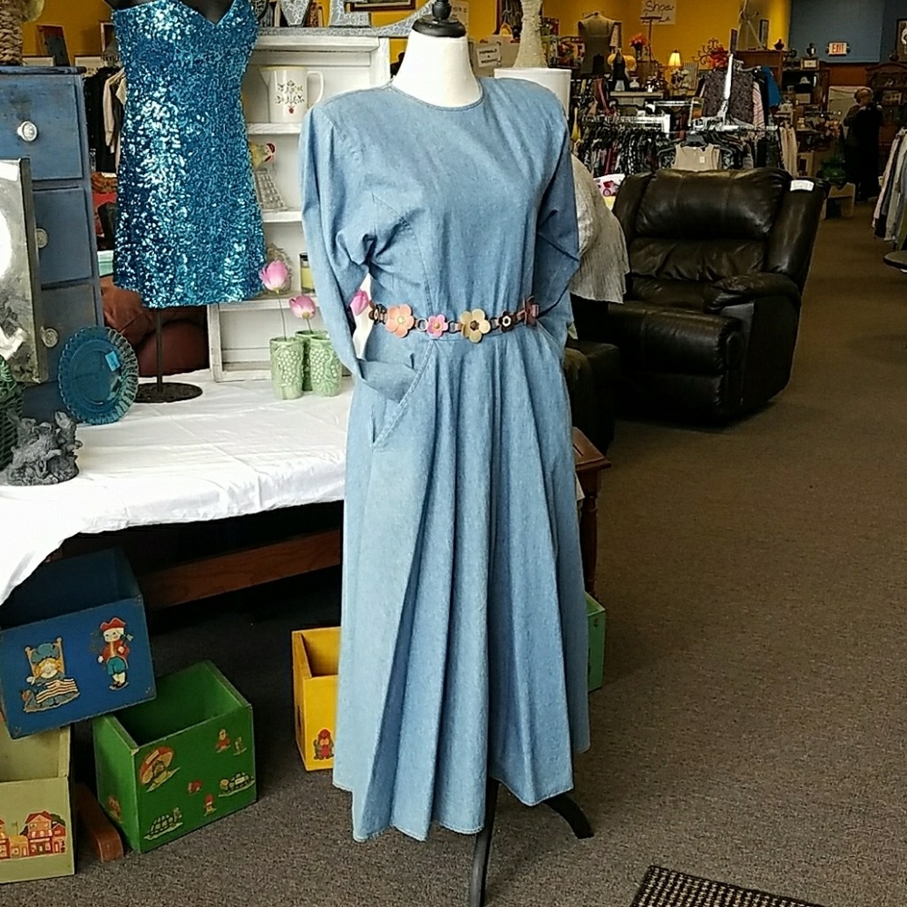 80's Vintage dress size 10 with belt